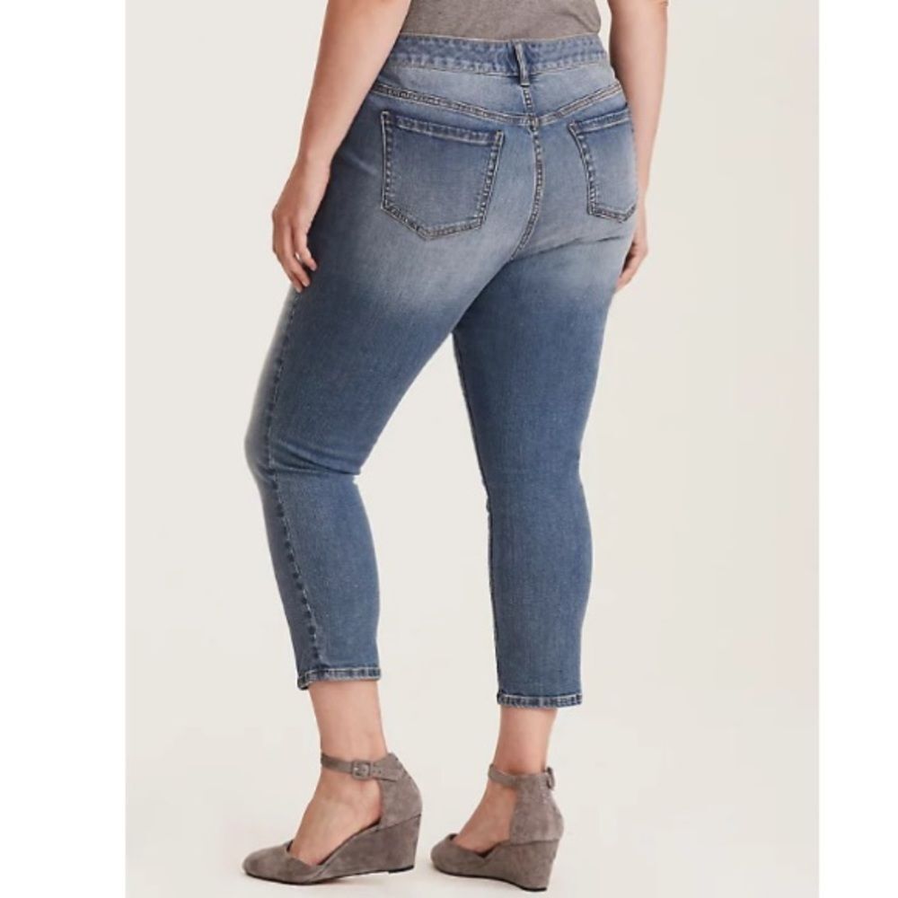 Torrid Distressed Ankle Skinny Jean Light Wash 18 - Picture 2 of 13